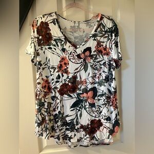 grace & lace women’s white floral short sleeve v neck top